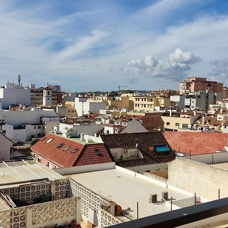 푸엔히롤라 En El Centro Y Al Lado De La Playa 아파트 외부 사진